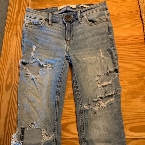 Hollister Jeans - Picture 1 of 3